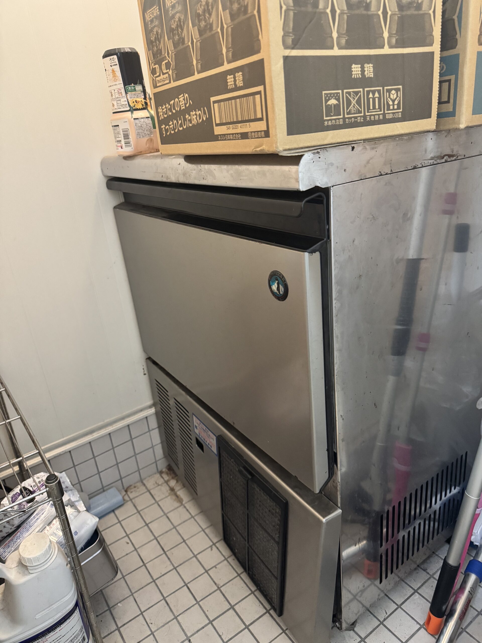 現場へ持ち出す氷をつくる業務用製氷機